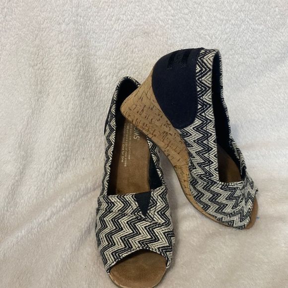 Toms Black and Cream Wedges - Picture 1 of 7